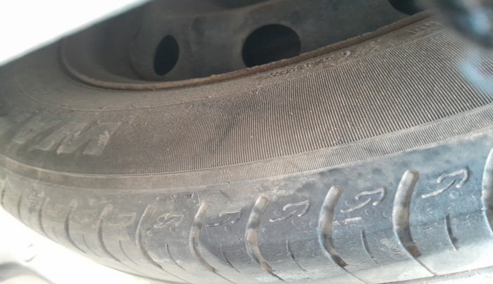 2020 Ford Ecosport TREND 1.5L DIESEL, Diesel, Manual, 2,11,092 km, tyre