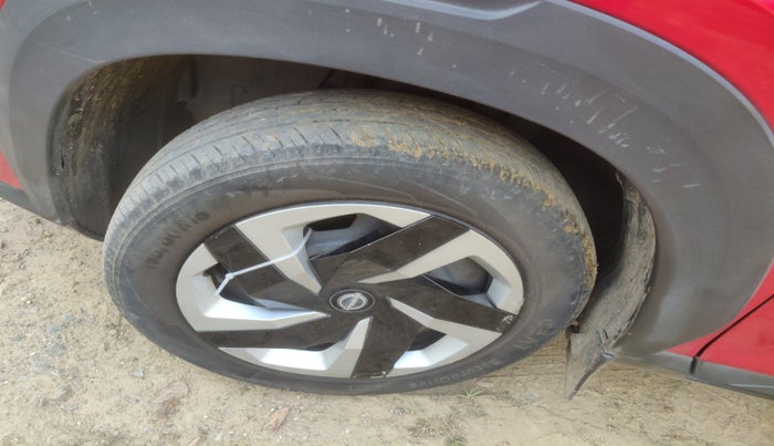 2023 Nissan MAGNITE XL, Petrol, Manual, 27,303 km, tyre