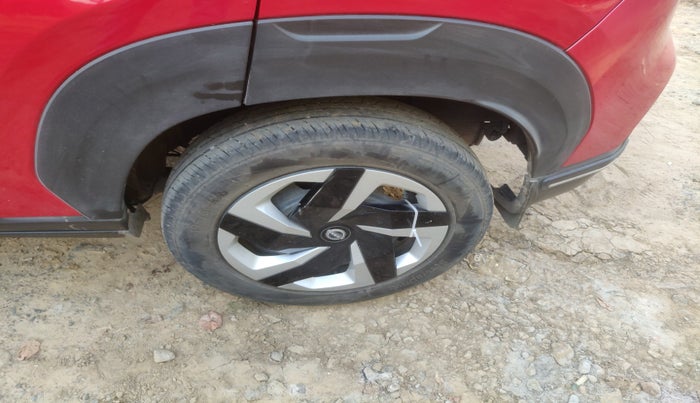 2023 Nissan MAGNITE XL, Petrol, Manual, 27,303 km, tyre