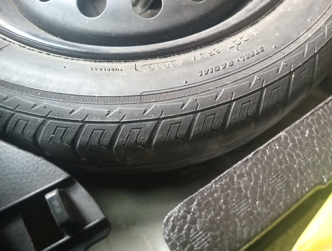 2013 Maruti Wagon R 1.0 VXI, Petrol, Manual, 43,681 km, tyre