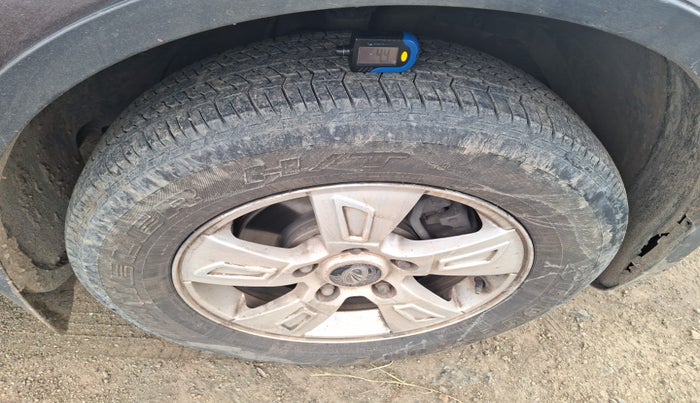 2015 Mahindra XUV500 W8, Diesel, Manual, 1,19,007 km, tyre