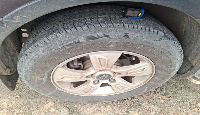 2015 Mahindra XUV500 W8, Diesel, Manual, 1,19,007 km, tyre