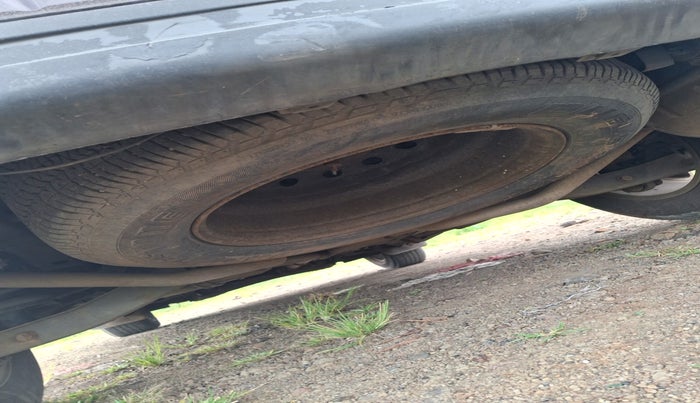 2015 Mahindra XUV500 W8, Diesel, Manual, 1,19,007 km, tyre