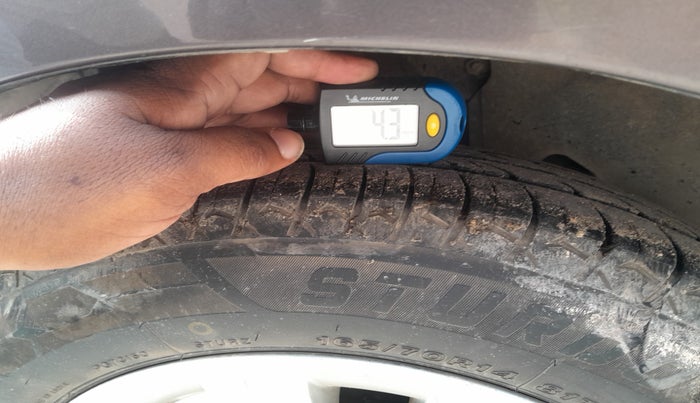 2018 Tata Tiago XZ PETROL, Petrol, Manual, 76,312 km, tyre