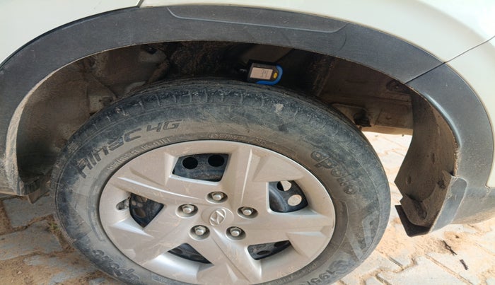 2021 Hyundai VENUE S 1.2, Petrol, Manual, 71,463 km, tyre