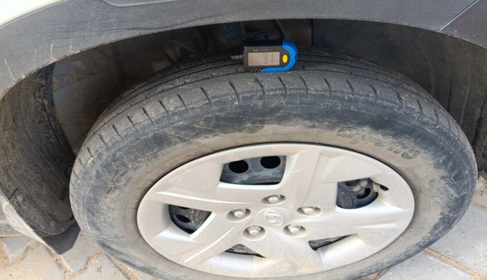 2021 Hyundai VENUE S 1.2, Petrol, Manual, 71,463 km, tyre