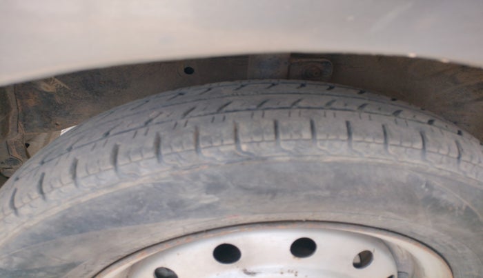 2014 Maruti Celerio LXI, Petrol, Manual, 89,364 km, tyre