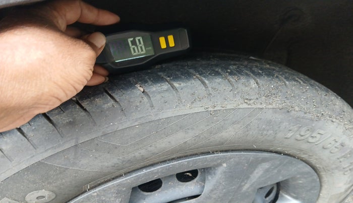 2024 Hyundai VENUE S 1.2, Petrol, Manual, 1,512 km, tyre