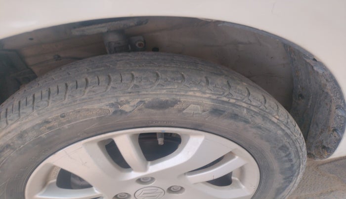 2015 Maruti Swift Dzire ZDI, Diesel, Manual, 1,20,547 km, tyre