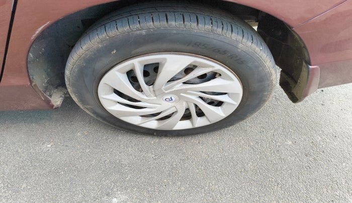 2015 Honda City 1.5L I-DTEC SV, Diesel, Manual, 1,18,957 km, tyre