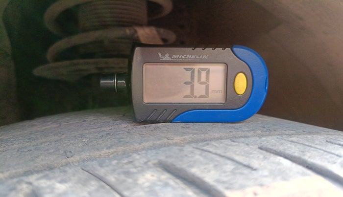 2024 Maruti Swift ZXI CNG, Petrol, Manual, 33,872 km, tyre