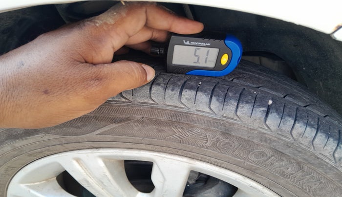 2018 Tata Tiago XTA PETROL, Petrol, Automatic, 1,32,802 km, tyre
