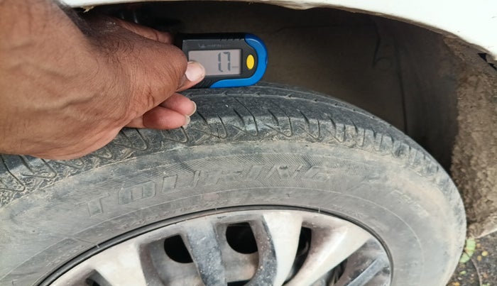 2015 Maruti Alto 800 LXI, Petrol, Manual, 1,06,627 km, tyre