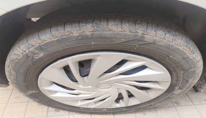 2020 Maruti Ertiga VXI SHVS, Petrol, Manual, 55,899 km, tyre