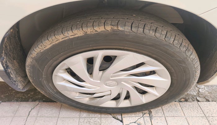 2020 Maruti Ertiga VXI SHVS, Petrol, Manual, 55,899 km, tyre