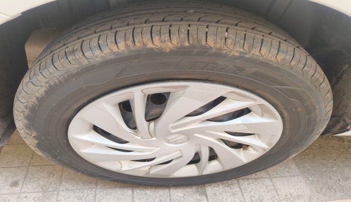 2020 Maruti Ertiga VXI SHVS, Petrol, Manual, 55,899 km, tyre