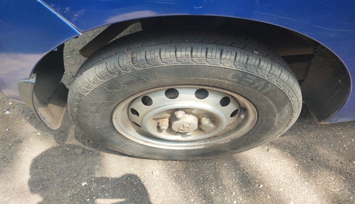 2012 Hyundai Eon ERA +, Petrol, Manual, 34,759 km, tyre