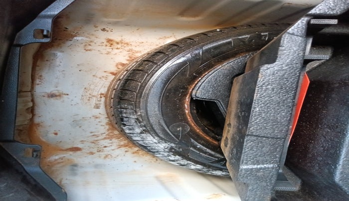 2015 Maruti Ciaz ZXI, Petrol, Manual, 44,755 km, tyre