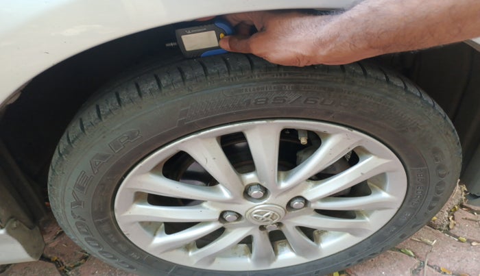 2011 Toyota Etios VX, Petrol, Manual, 1,23,131 km, tyre