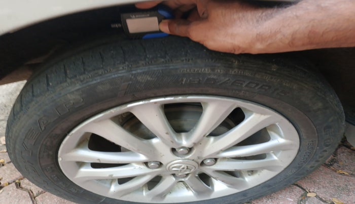 2011 Toyota Etios VX, Petrol, Manual, 1,23,131 km, tyre