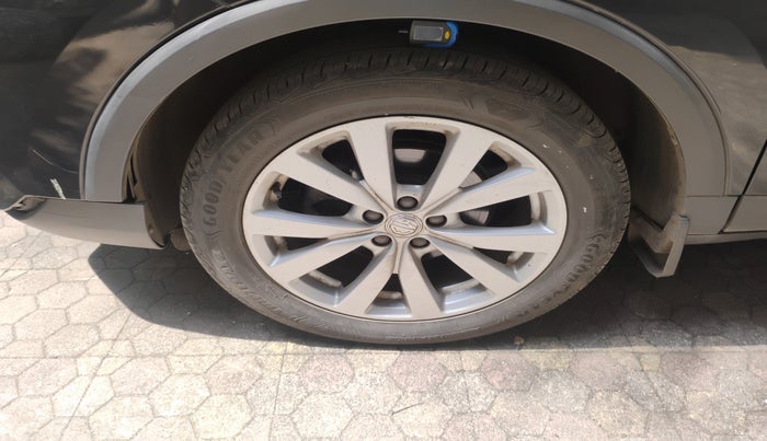 2022 MG ASTOR SUPER 1.5 MT, Petrol, Manual, 19,312 km, tyre