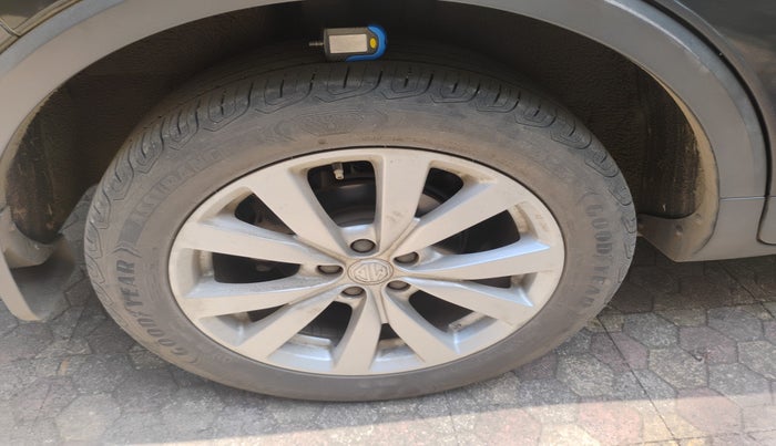 2022 MG ASTOR SUPER 1.5 MT, Petrol, Manual, 19,312 km, tyre