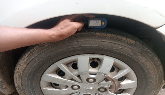 2015 Hyundai i10 MAGNA 1.1, Petrol, Manual, 93,491 km, tyre