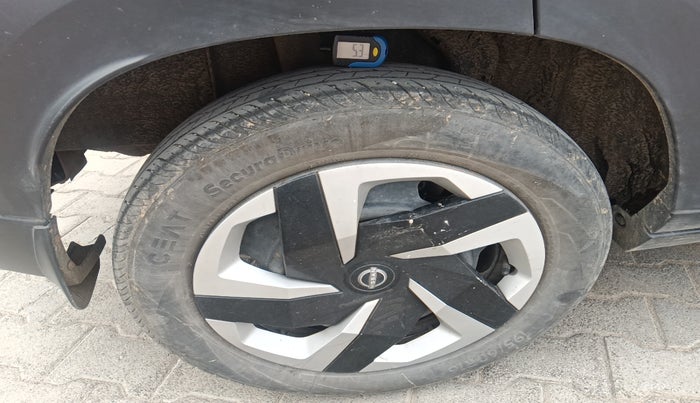 2023 Nissan MAGNITE XL, Petrol, Manual, 65,000 km, tyre