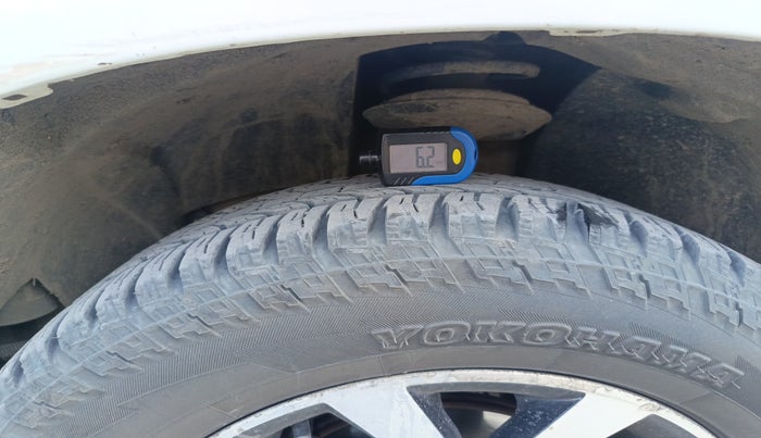 2015 Nissan Terrano XL D PLUS, Diesel, Manual, 2,51,460 km, tyre