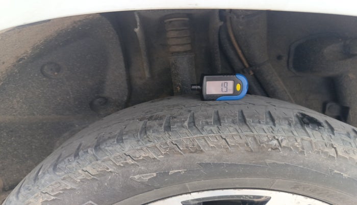 2015 Nissan Terrano XL D PLUS, Diesel, Manual, 2,51,460 km, tyre