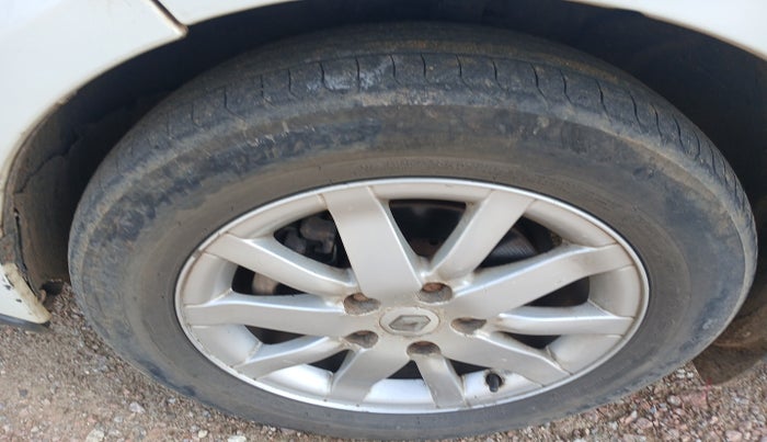 2012 Renault Fluence 1.5 E4, Diesel, Manual, 1,10,058 km, tyre