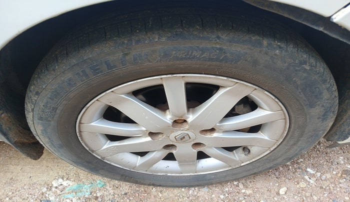 2012 Renault Fluence 1.5 E4, Diesel, Manual, 1,10,058 km, tyre