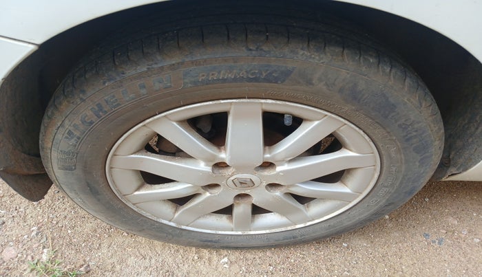2012 Renault Fluence 1.5 E4, Diesel, Manual, 1,10,058 km, tyre