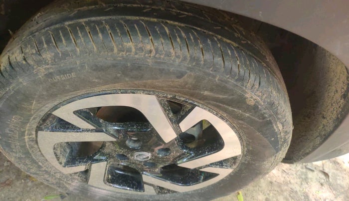 2024 Nissan MAGNITE XV MT, Petrol, Manual, 12,305 km, tyre