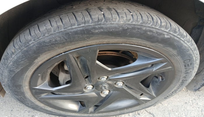 2023 Hyundai NEW I20 SPORTZ 1.2 MT, Petrol, Manual, 40,740 km, tyre