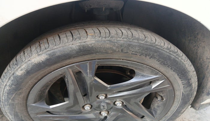 2023 Hyundai NEW I20 SPORTZ 1.2 MT, Petrol, Manual, 40,740 km, tyre