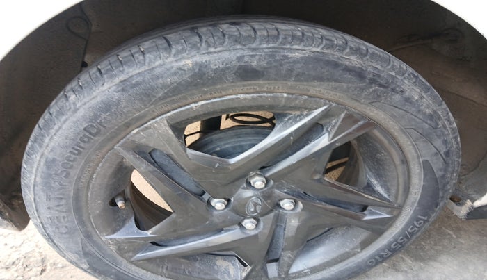 2023 Hyundai NEW I20 SPORTZ 1.2 MT, Petrol, Manual, 40,740 km, tyre