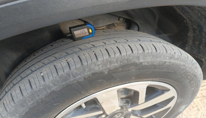 2020 Tata Harrier XZA PLUS 2.0L, Diesel, Automatic, 1,12,671 km, tyre
