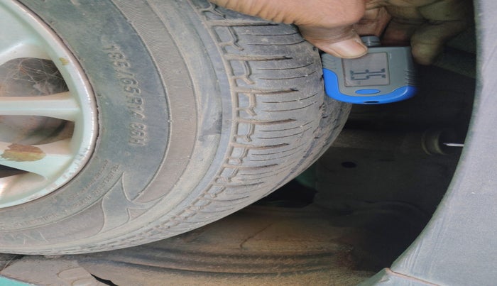 2016 Mahindra Kuv100 K8 D 5 STR, Diesel, Manual, 82,865 km, tyre