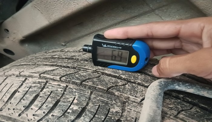 2024 Maruti XL6 ALPHA PLUS AT, Petrol, Automatic, 19,307 km, tyre