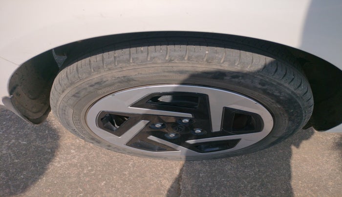 2024 Hyundai AURA S 1.2 CNG, Petrol, Manual, 31,122 km, tyre