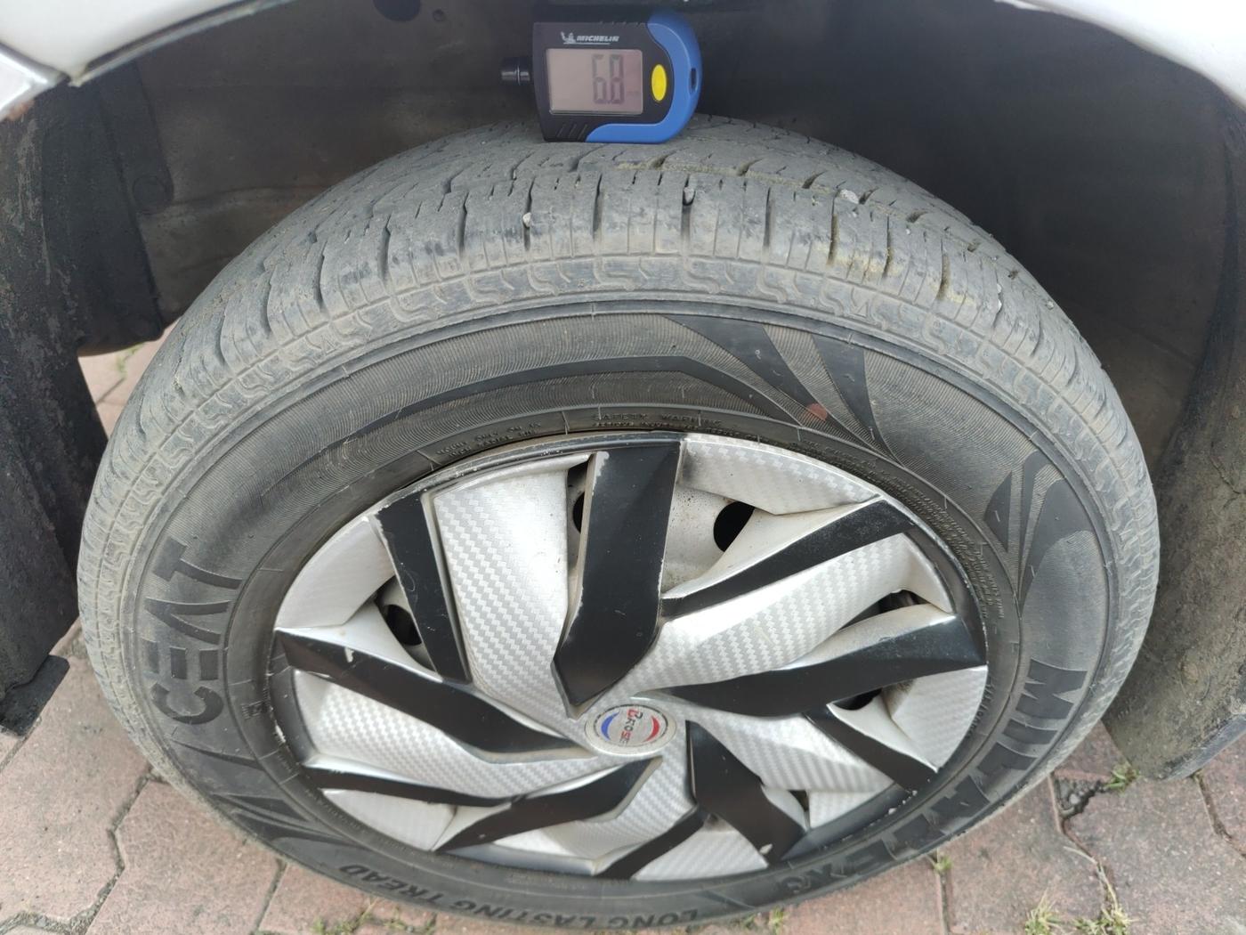 2016 Maruti Wagon R 1.0 LXI CNG, Petrol, Manual, 94,643 km, tyre