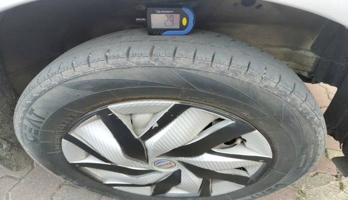 2016 Maruti Wagon R 1.0 LXI CNG, Petrol, Manual, 94,645 km, tyre