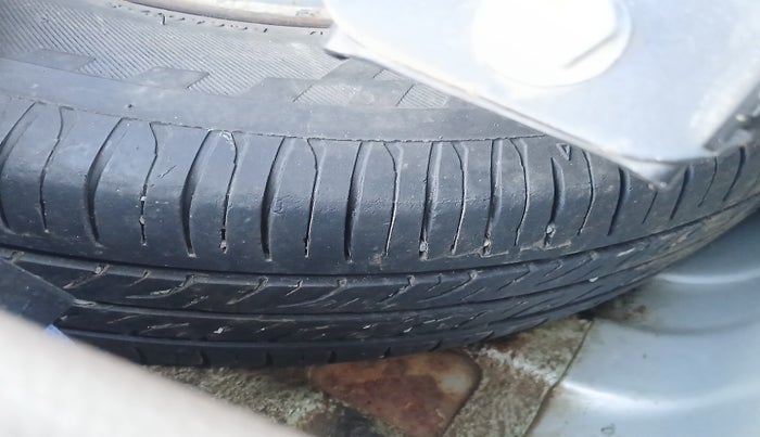 2010 Maruti Zen Estilo LXI, Petrol, Manual, 1,25,735 km, tyre
