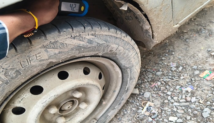 2016 Maruti Wagon R 1.0 LXI CNG, Petrol, Manual, 1,65,445 km, tyre