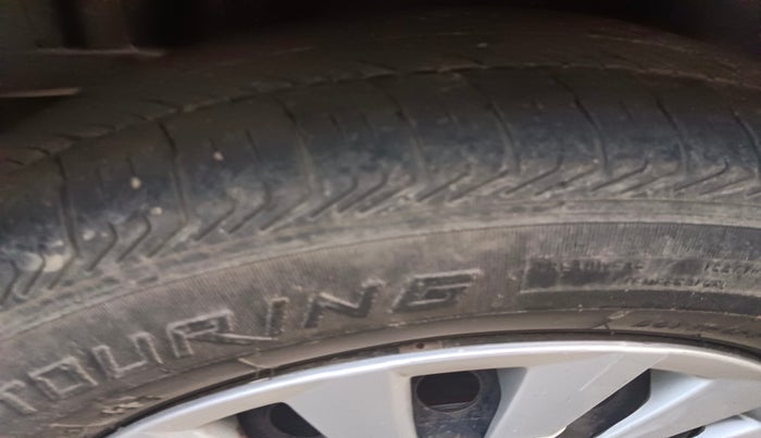 2013 Maruti Swift VXI, Petrol, Manual, 1,56,910 km, tyre