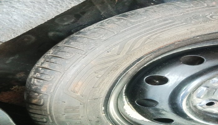 2017 Maruti Wagon R 1.0 LXI, Petrol, Manual, 60,985 km, tyre