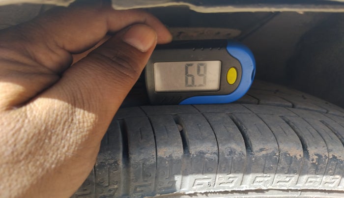 2017 Hyundai Elite i20 SPORTZ 1.4 CRDI, Diesel, Manual, 1,20,097 km, tyre