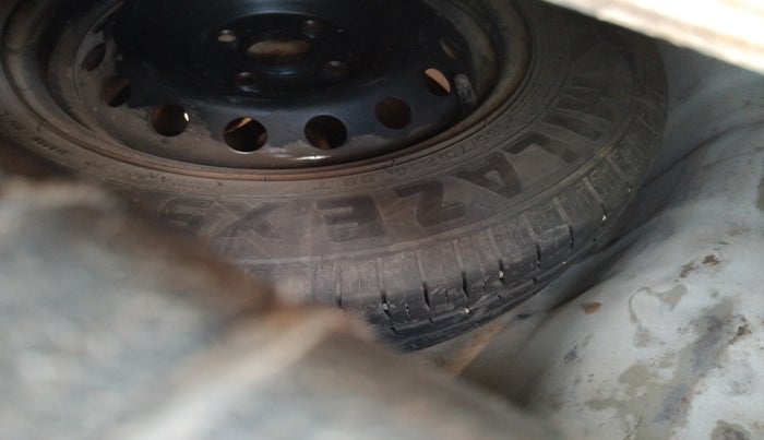 2017 Hyundai Elite i20 SPORTZ 1.4 CRDI, Diesel, Manual, 1,20,097 km, tyre