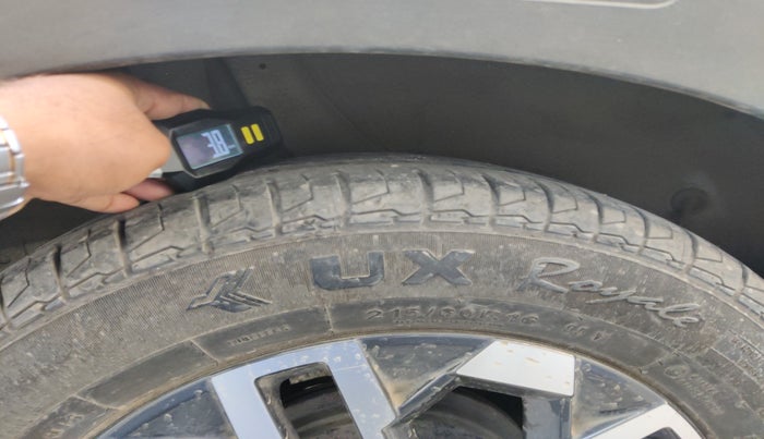 2022 Hyundai VENUE SX 1.2 PETROL, Petrol, Manual, 25,687 km, tyre
